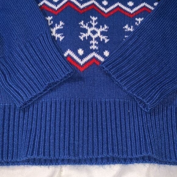 Hybrid Holiday Sweater Blue Snowflake Print With Scarf Motif Medium - Picture 4 of 7